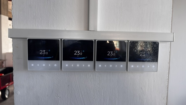 Air conditioning controllers set to 23°C